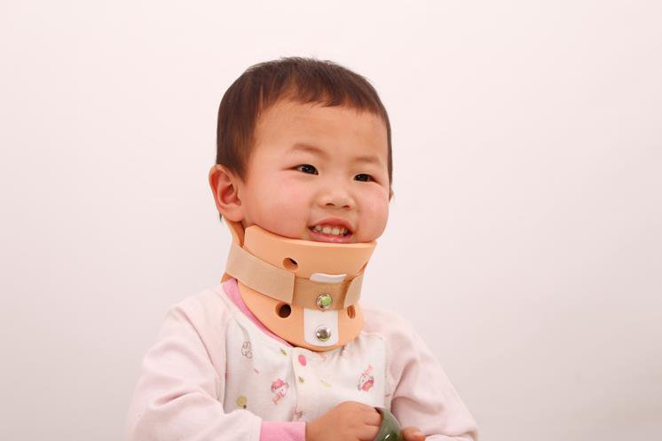 Vẹo cổ - đừng để con mắc dị tật suốt đời vì một phút giây lơ là của mẹ