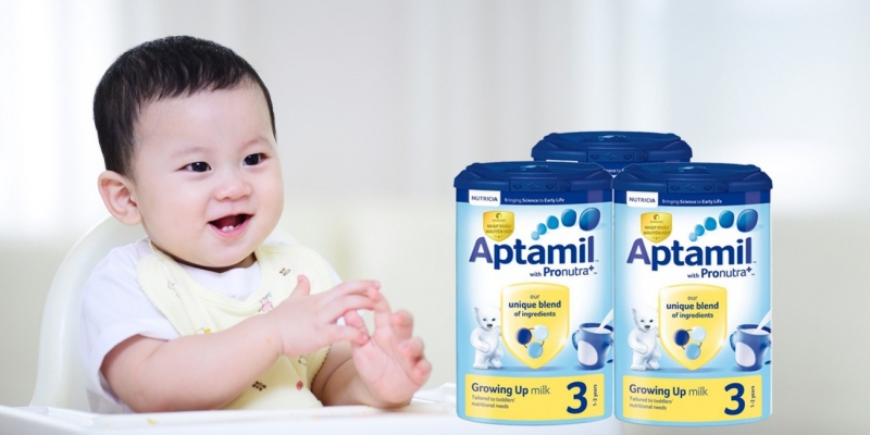 Sữa Aptamil chứa đầy đủ thành phần dinh dưỡng hỗ trợ bé tăng cân và phát triển chiều cao