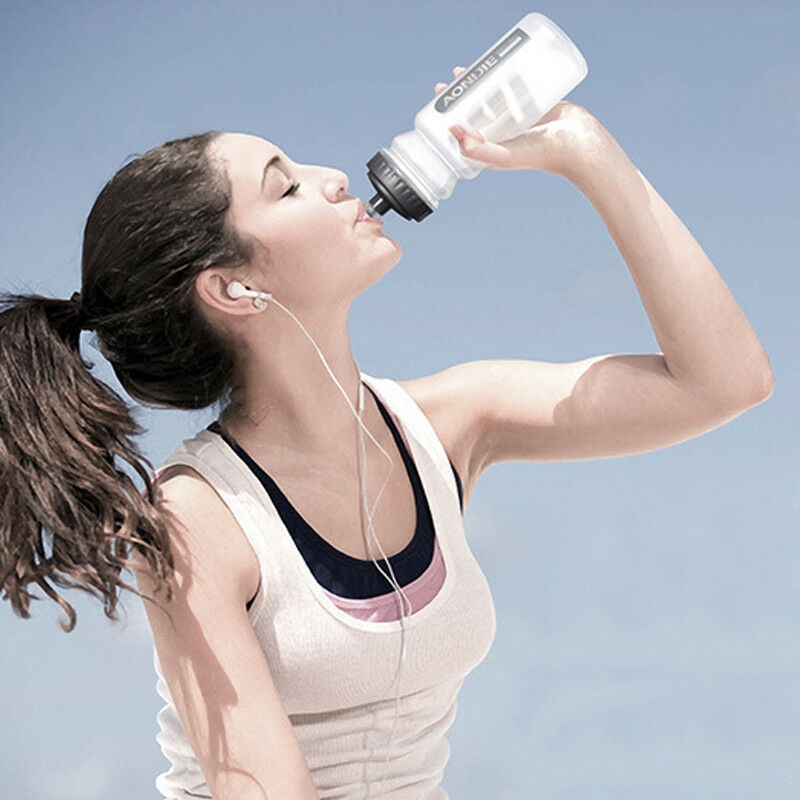 Uống nhiều nước giúp bệnh viêm họng nhanh khỏi hơn