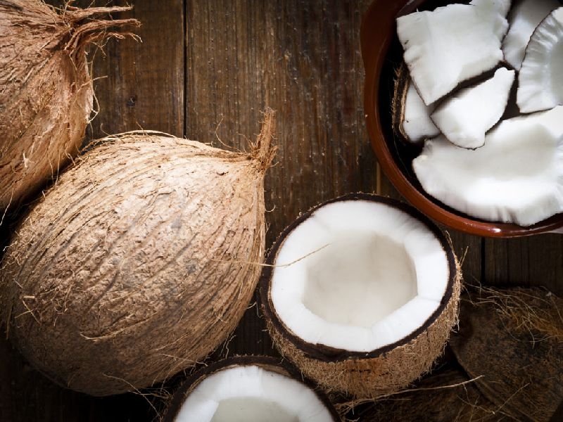 Nước dừa tốt cho người đang bị viêm dạ dày