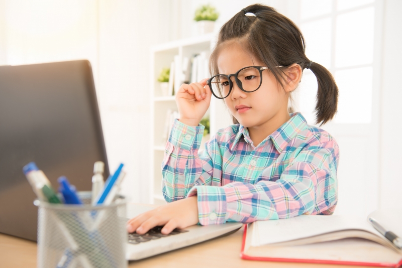 Cận thị là một tật khúc xạ vô cùng phổ biến trên thế giới