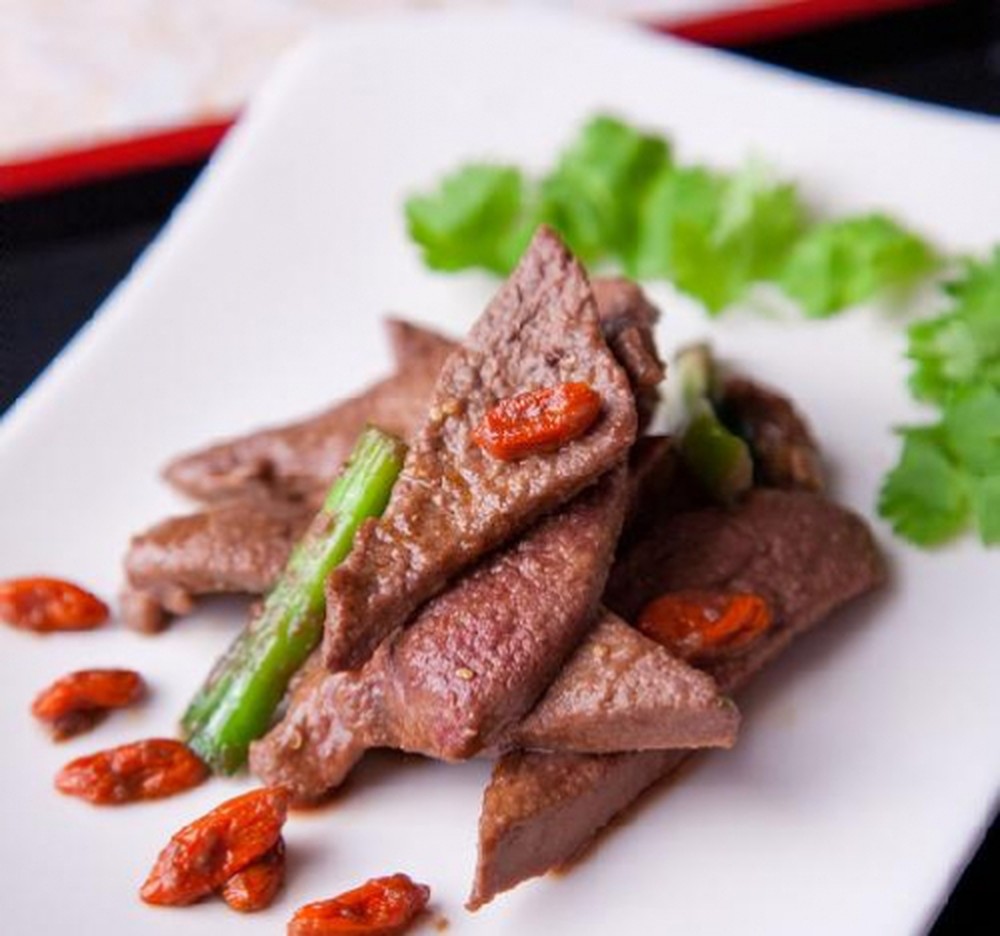 Gan lợn có tác dụng tốt cho mắt