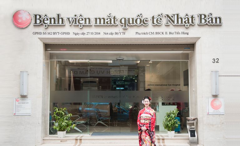 bệnh viện quốc tế Nhật Bản khám mắt cho bé