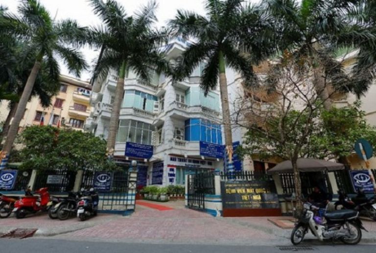 đau mắt đỏ khám ở đâu?