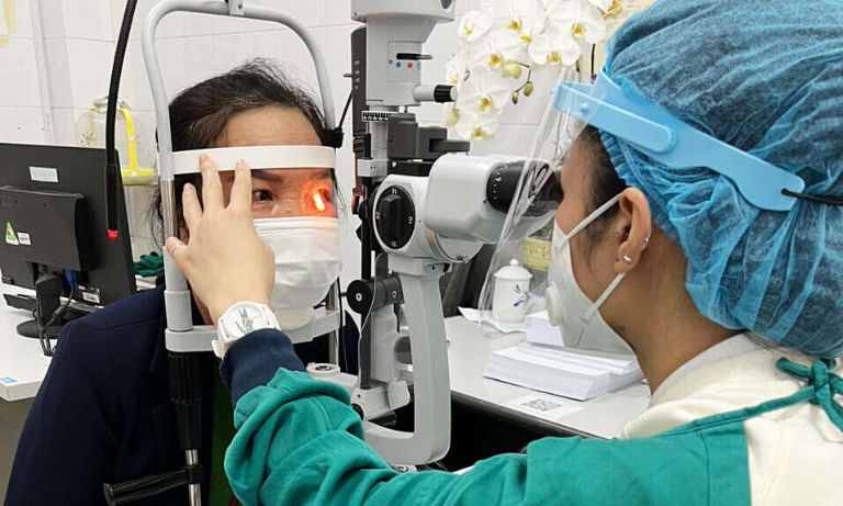 khám đau mắt đỏ ở tphcm
