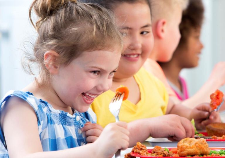 trẻ 2 tuổi không biết nhai