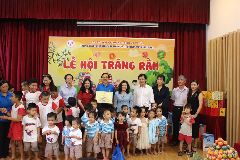 Trung tâm phục hồi chức năng và trợ giúp trẻ khuyết tật thành phố Hồ Chí Minh