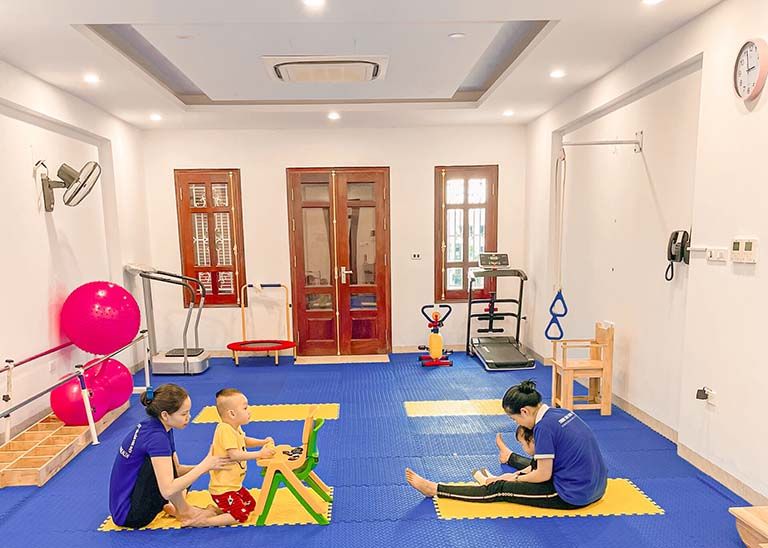 Trung tâm uy tín cần có trang bị đầy đủ các thiết bị hỗ trợ