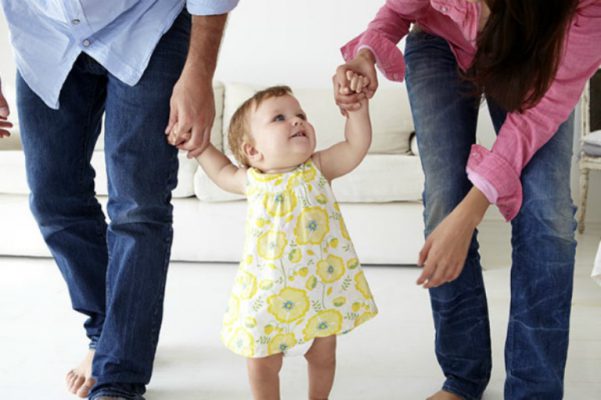 các bài tập cho trẻ chậm đi