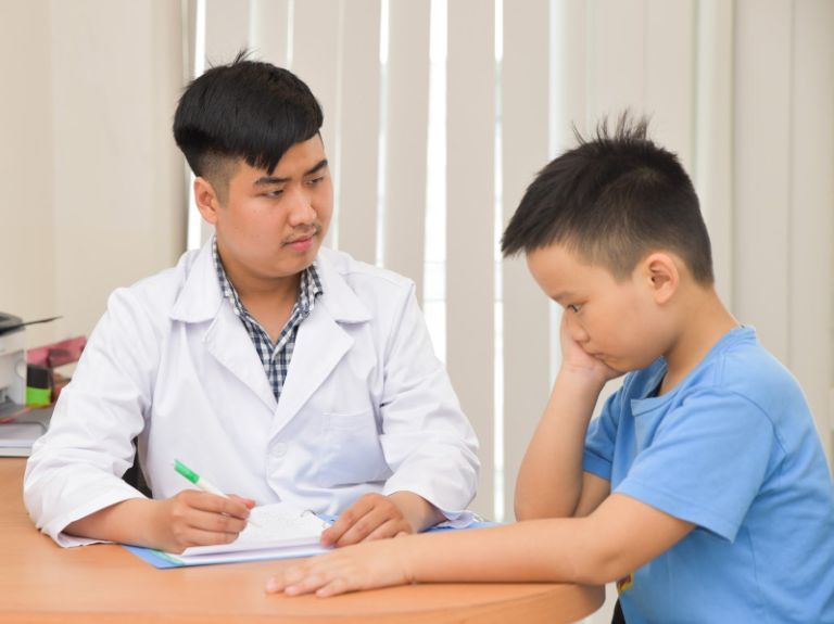 khám trẻ tăng động giảm chú ý