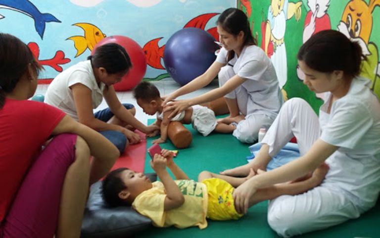 vật lý trị liệu trẻ sơ sinh