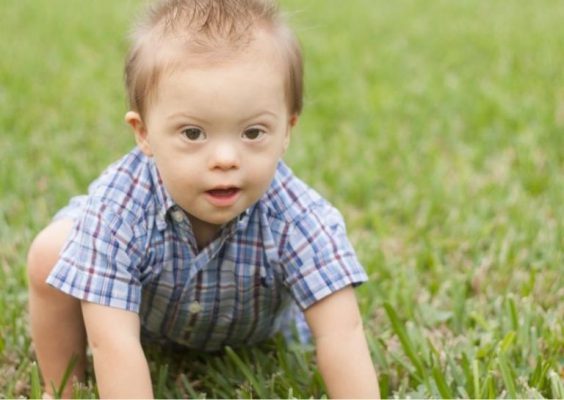 Trẻ nhút nhát chậm biết đi