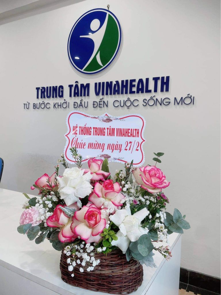 Hệ thống Trung tâm xin được gửi ngàn bó hoa tươi thắm cùng những câu chúc chân thành nhất