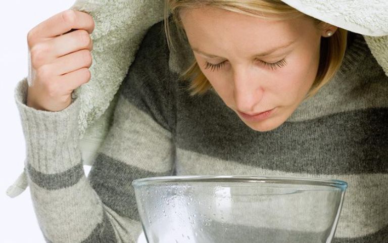 đau mắt đỏ xông lá trầu không